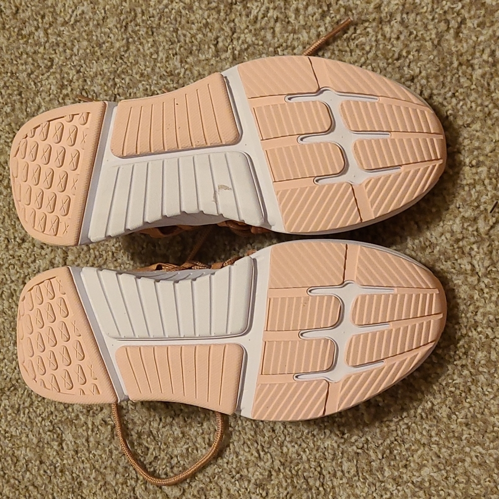 Fabletics Brookside Performance Athletic Shoes - Picture 6 of 8